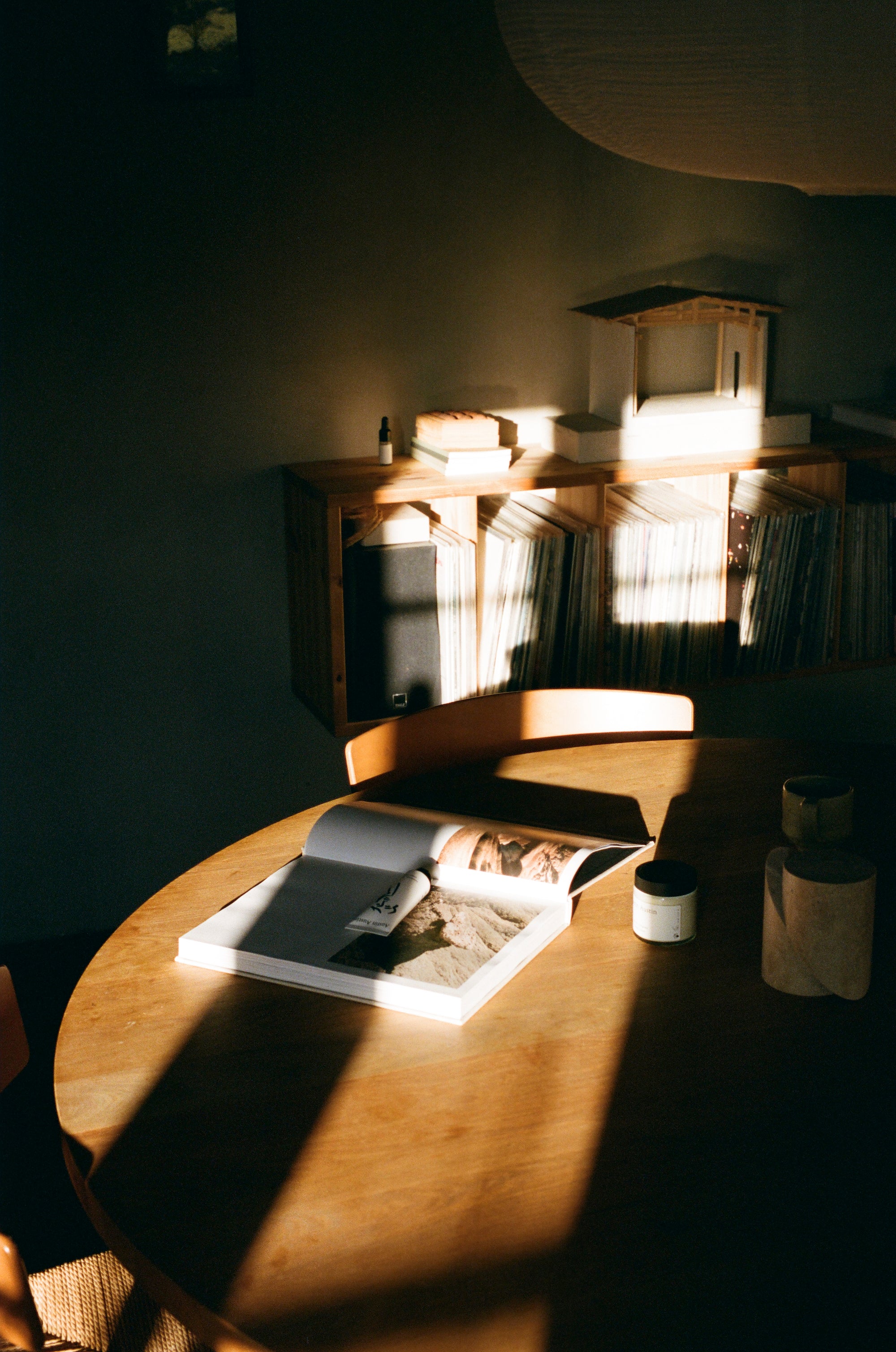 Thorup_Copenhagen_Lifestyle_Mio_Table_oiled_solid_oak_MT0140_9_Mio_Series.jpg